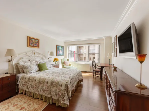 650 Park Avenue image 5 of 10