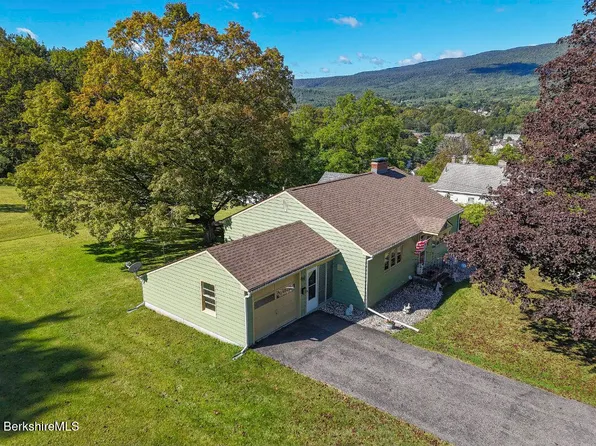 16 Anthony St, Adams, MA 01220