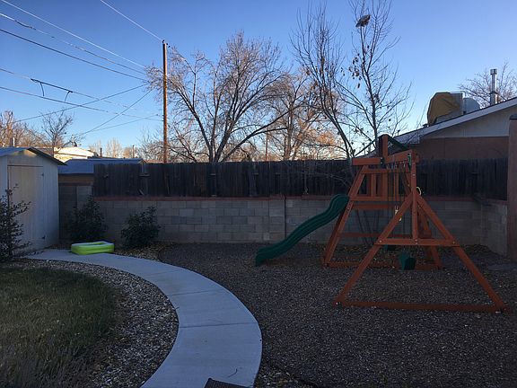 4th image of 3208 Palomas Dr NE