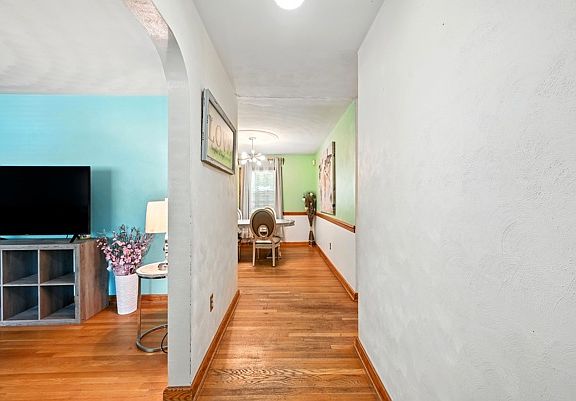 4th image of 221 Hankins Dr