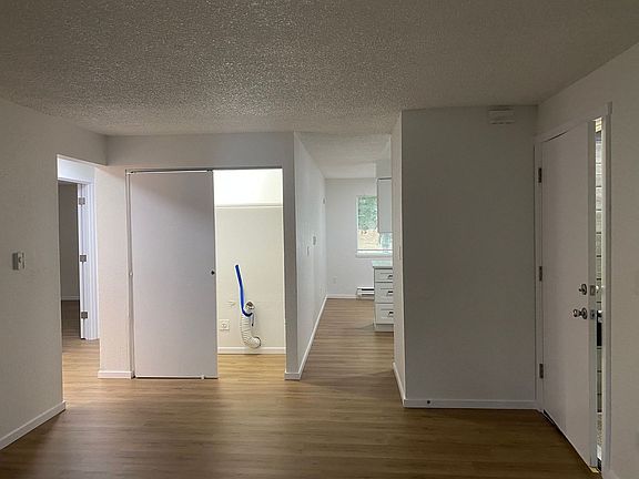 5th image of 102 Tacoma Blvd S APT 1