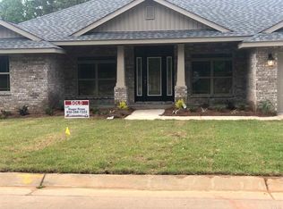 192 Promenade Ln, Cantonment, FL 32533