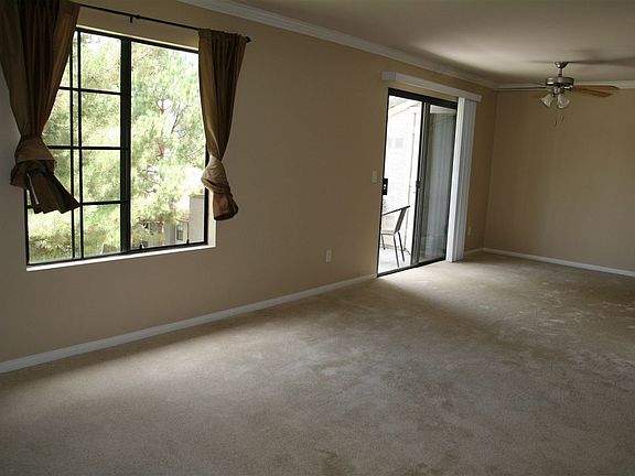 3rd image of 14990 Avenida Venusto Unit 40