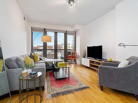5th image of 500 4th Ave APT 5D