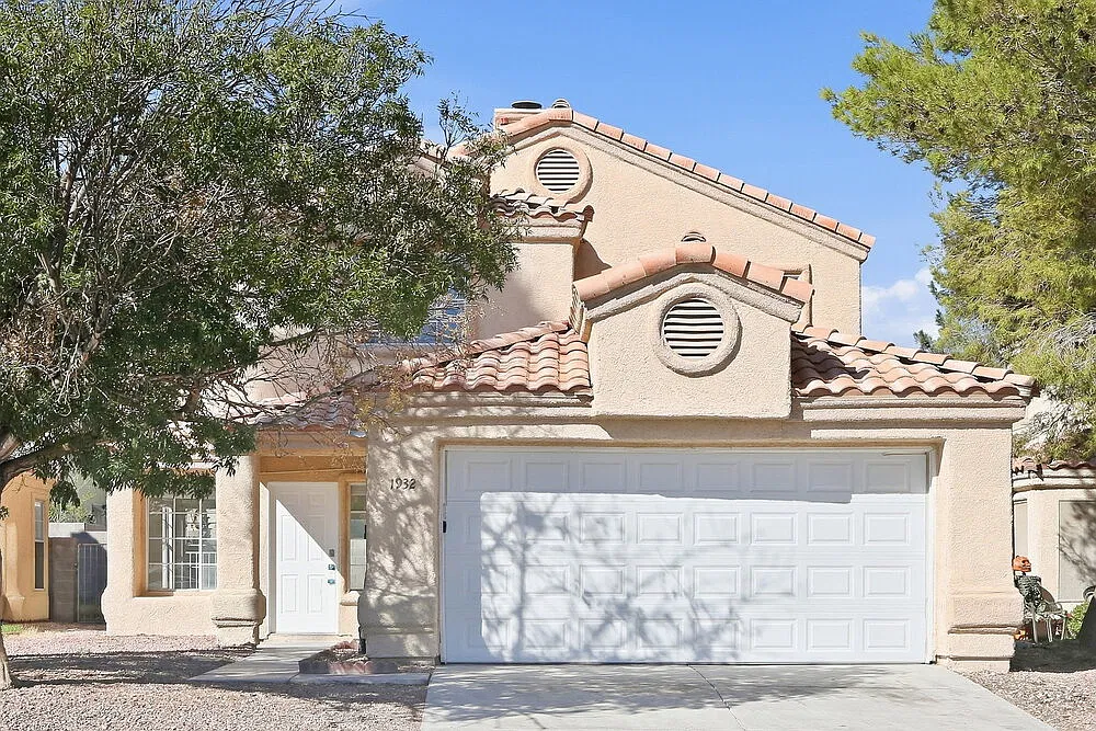 4 bed, 2.5 bath, 1882 sqft, $2,075 — Photo 1