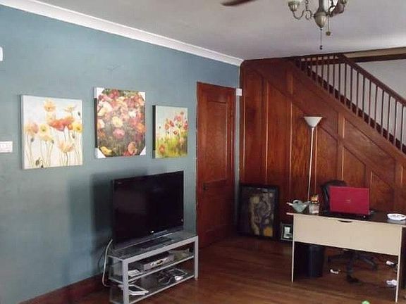 4th image of 2535 Premont Ave