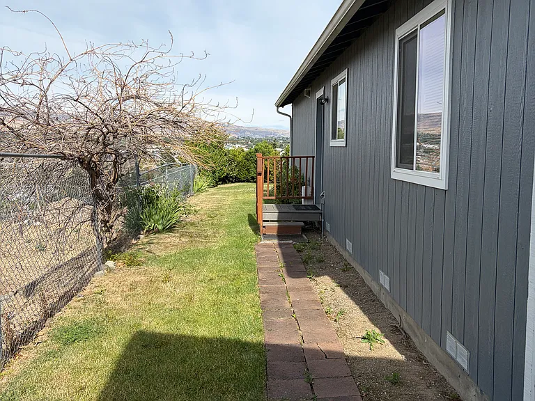1653 Cross St #A — Photo 3