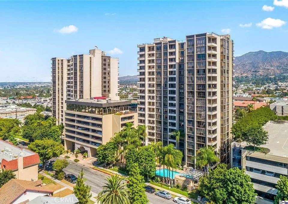 345 Pioneer Dr #1404