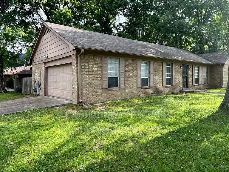 6124 Chinaberry Dr — Photo 3