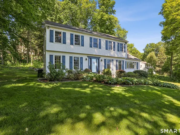 28 Colonial Ridge Drive, New Milford, CT 06755