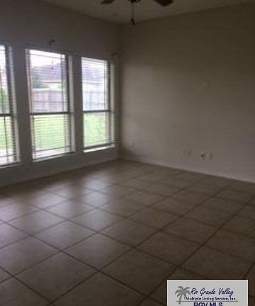 3rd image of 3231 Hubert Dr