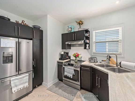 5th image of 592 Rosedale St