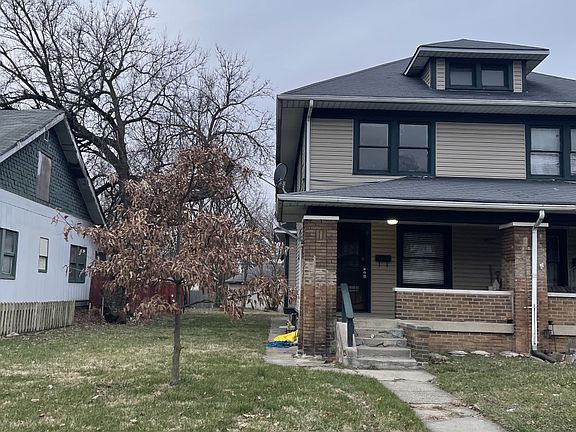 2nd image of 636 N Oakland Ave #636