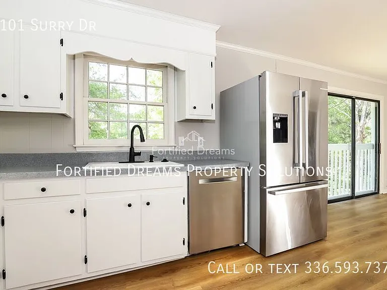 1101 Surry Dr — Photo 6