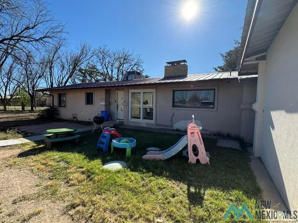 1903 Sandy Ln, Carlsbad, NM 88220