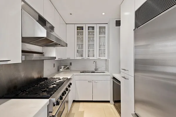 Sold by Nest Seekers International | media 6