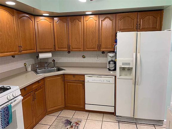 5th image of 63-26 Bourton St #B