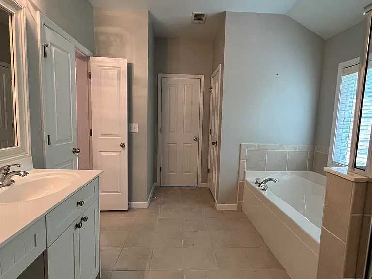 1516 Bouvier Pl — Photo 16