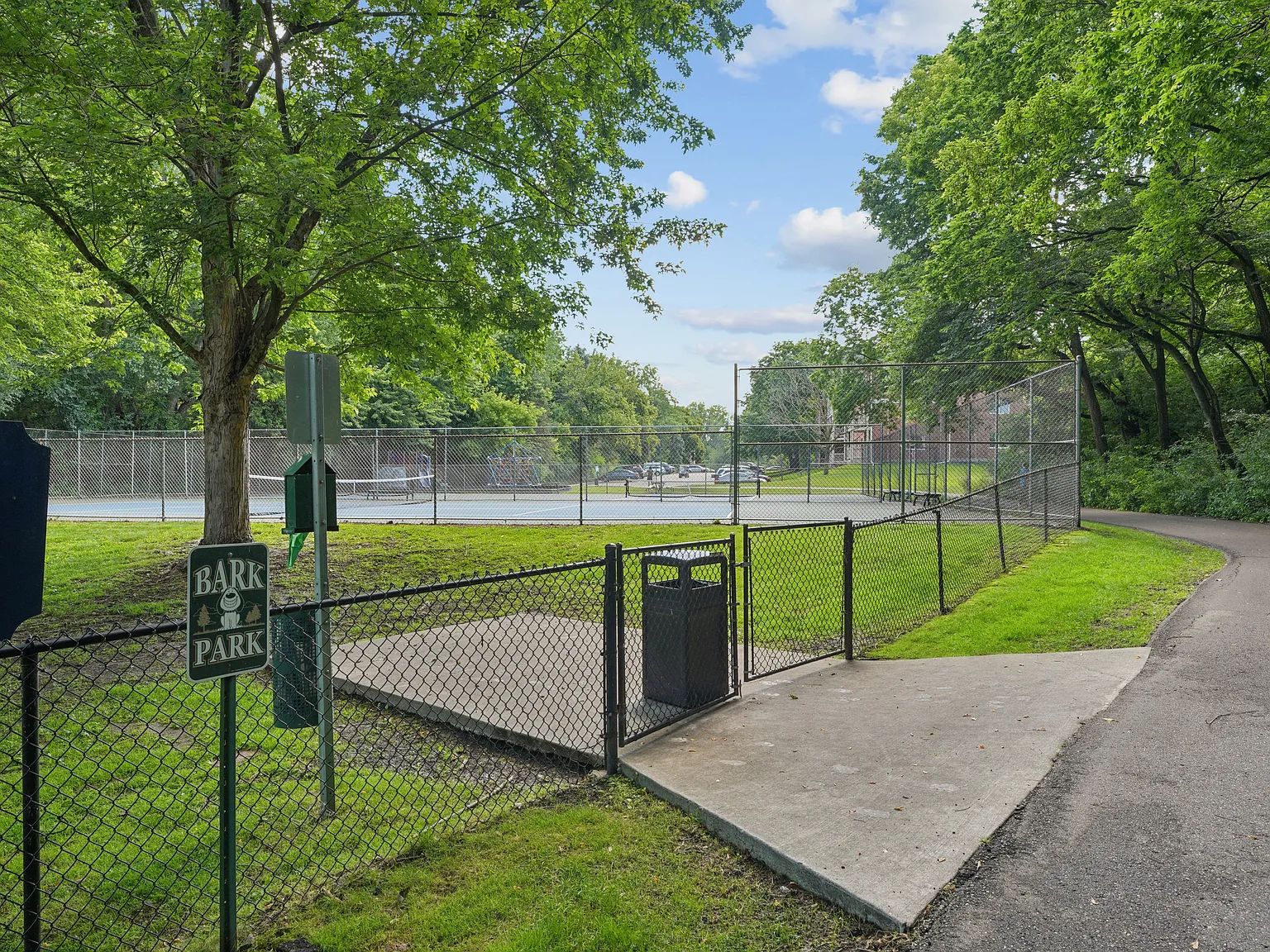 Casa Solara Townhomes — Photo 4