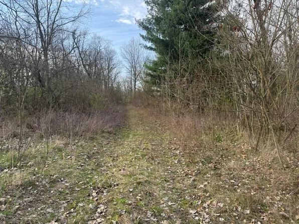 6700 Mercedes Ln, Demotte, IN 46310