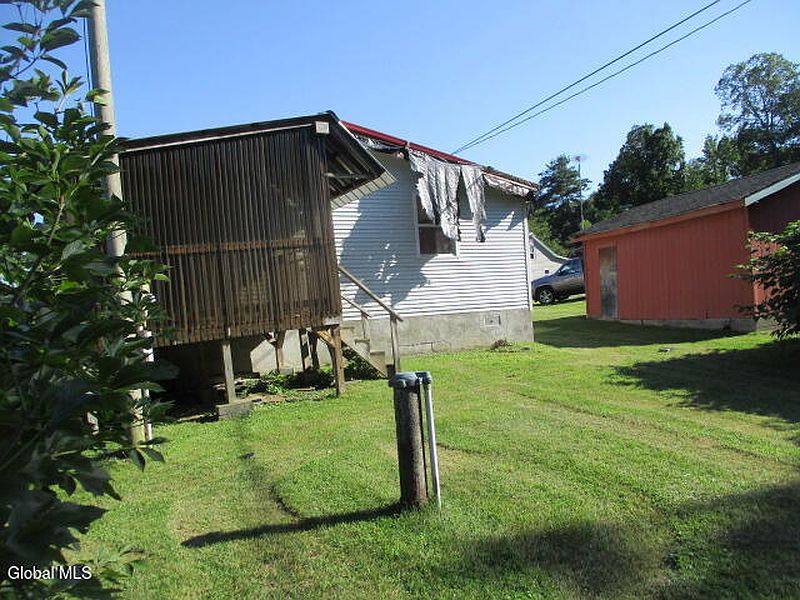 3rd image of 352 Lee Road