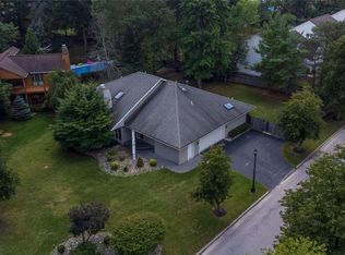 88 Shire Dr S, East Amherst, NY 14051