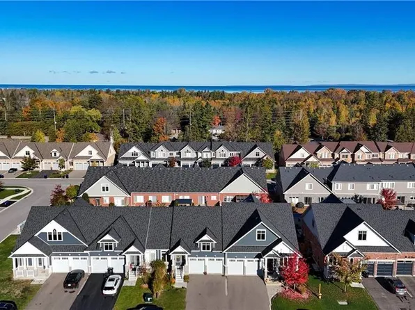 22 Bianca Cres, Wasaga Beach, ON L9Z 0H7