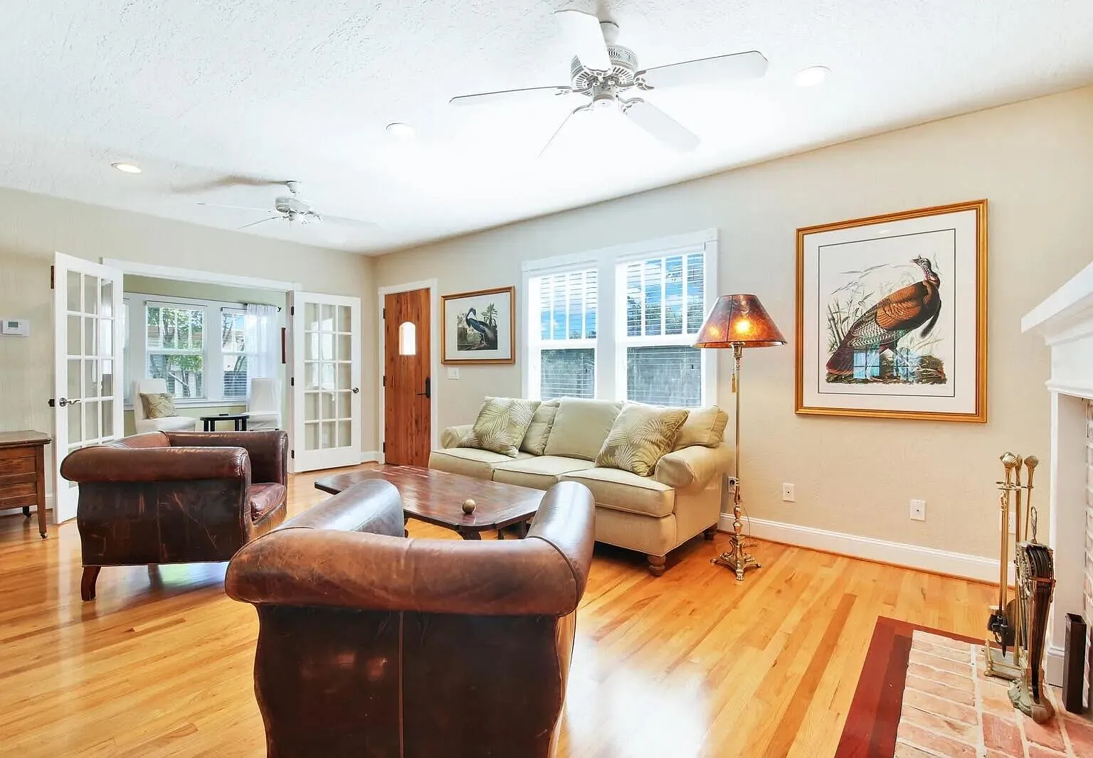 3 bed, 2.0 bath, 1811 sqft, $6,000 — Photo 4