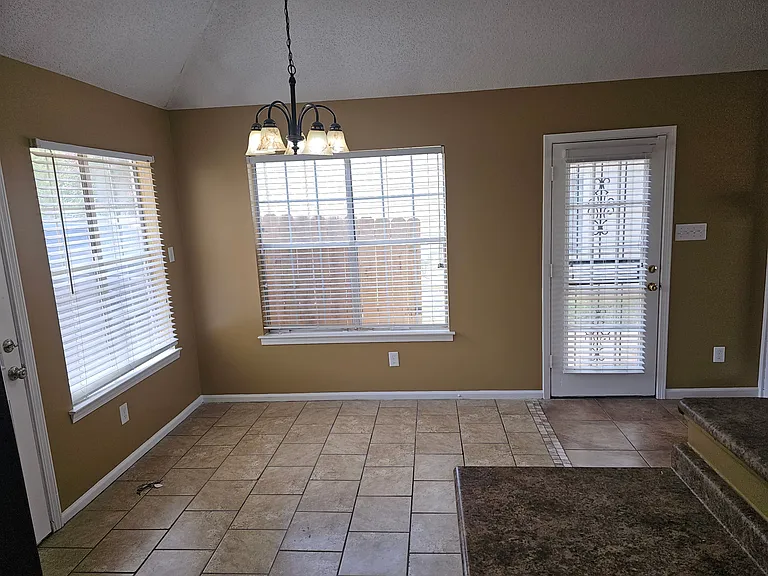 6463 Trysting Oak Dr — Photo 10
