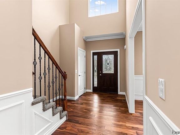3rd image of 21507 Randall St