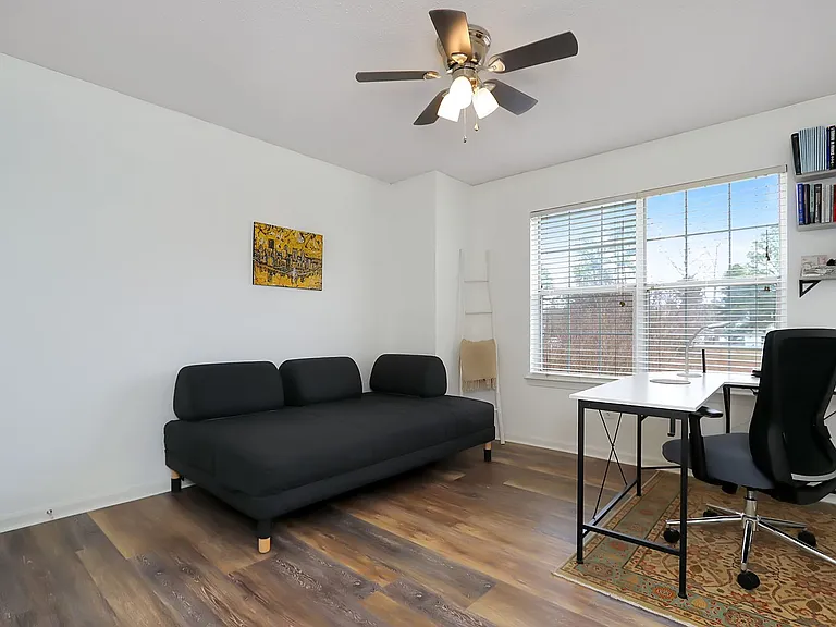 1356 Lake Dr — Photo 19