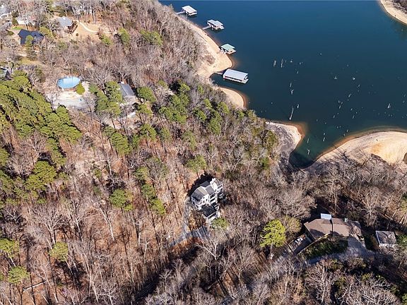 2nd image of 15 Dearhurst Rd