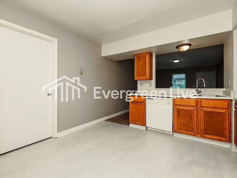 217 Euclid Ave — Photo 7
