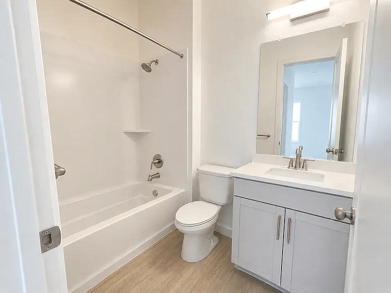 411 Toyama Dr — Photo 27