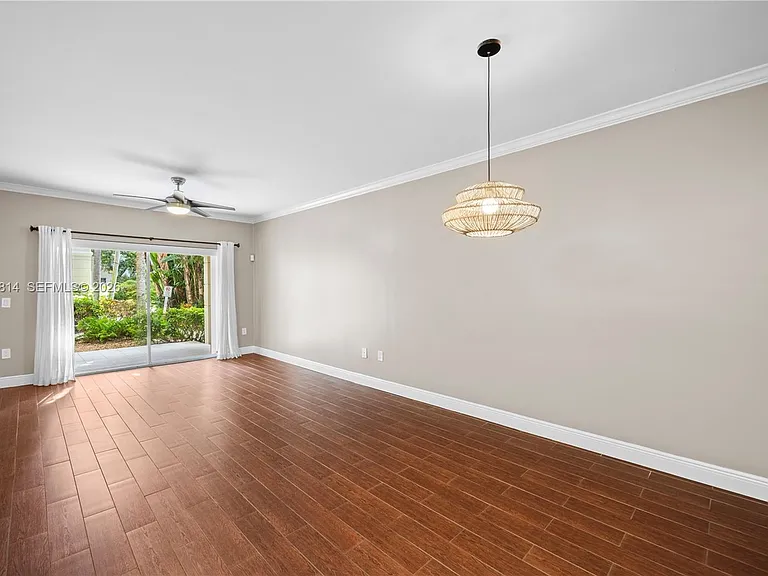 3102 Tuscany Way #3102 — Photo 2