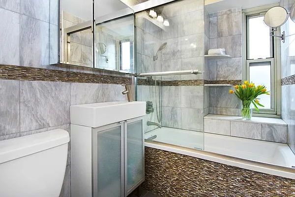 Sold by Brooklyn Bridge | media 21