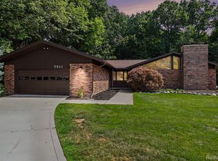 7511 Tiverton Ct, West Bloomfield, MI 48322
