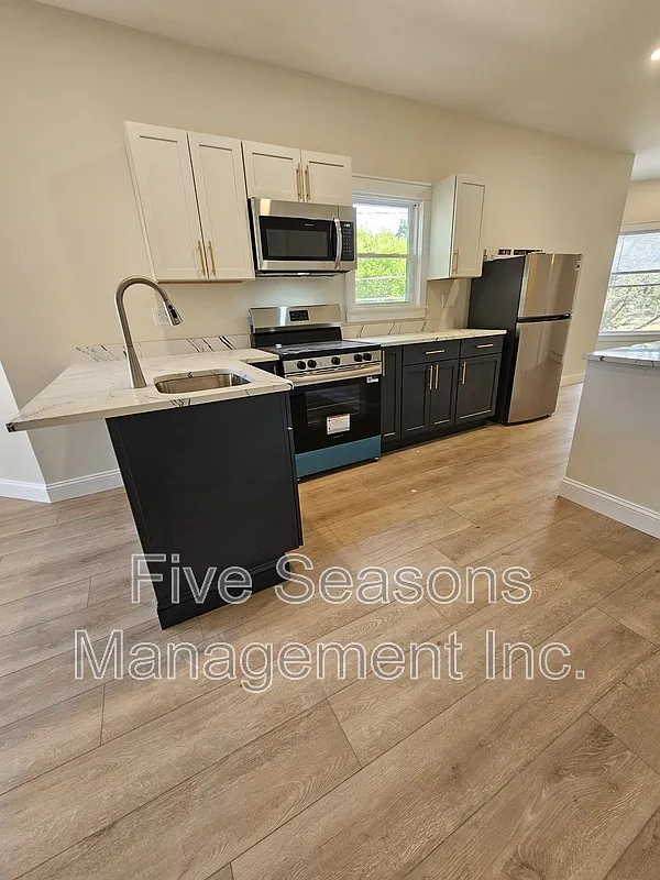 Studio, 1.0 bath, 450 sqft, $1,650 — Photo 2