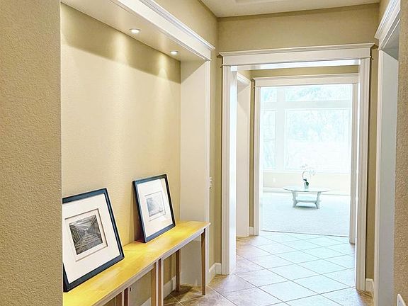 4th image of 545 Quail Pointe Ln