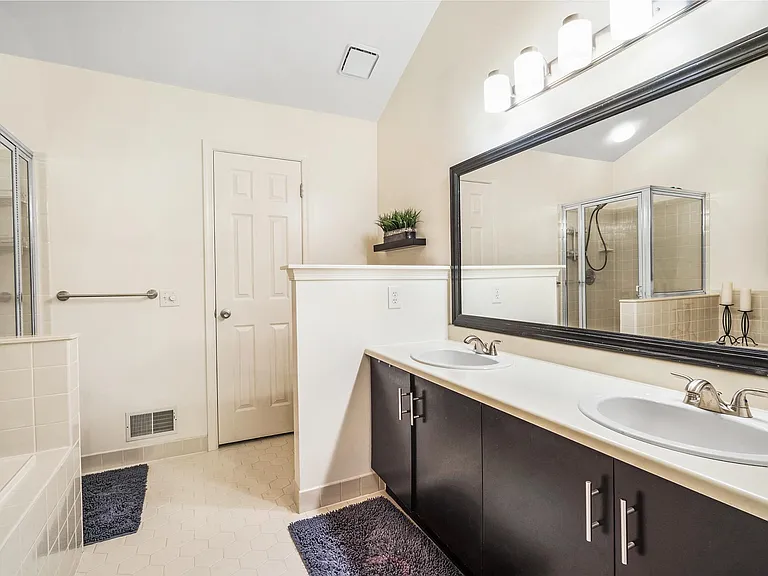 2802 Johnson Cir — Photo 17