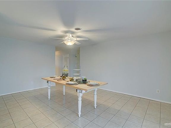 4th image of 1419 Orchid Ave