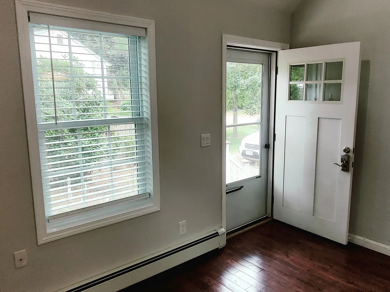 1 bed, 700 sqft, $2,300 — Photo 2