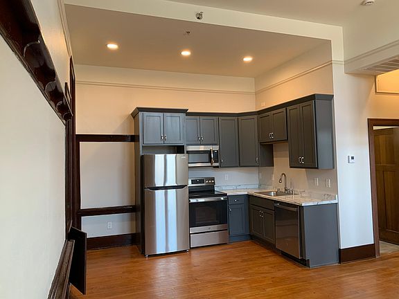 5th image of 1407 13th St S #201