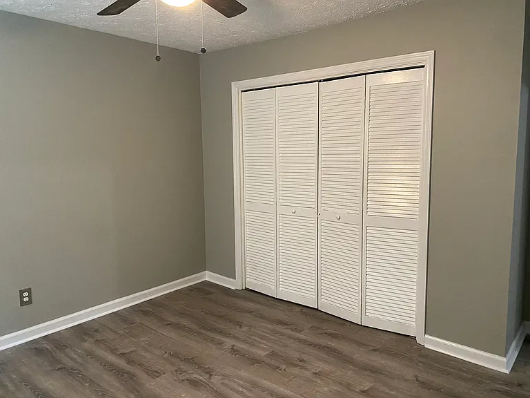 2044 Lenoa Ln — Photo 17