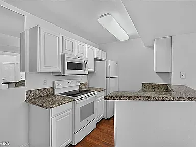 2 bed, 920 sqft, $1,450 — Photo 3