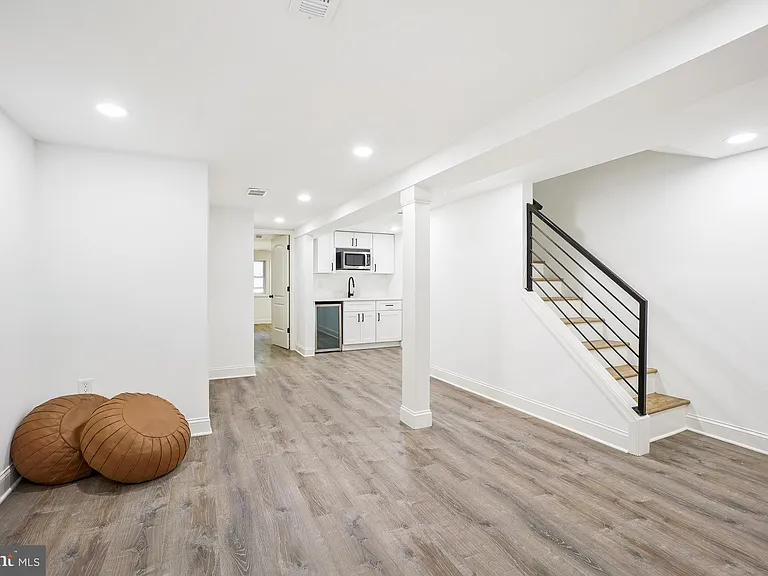 1529 Isherwood St NE — Photo 23