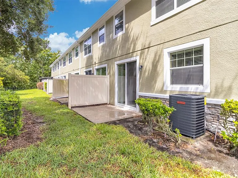 1041 Laurel Ridge Ln — Photo 29