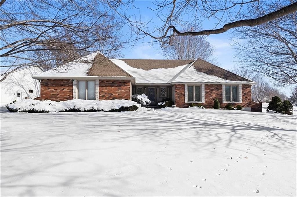 2112 NE Waterfield Dr, Blue Springs, MO 64014 Zillow