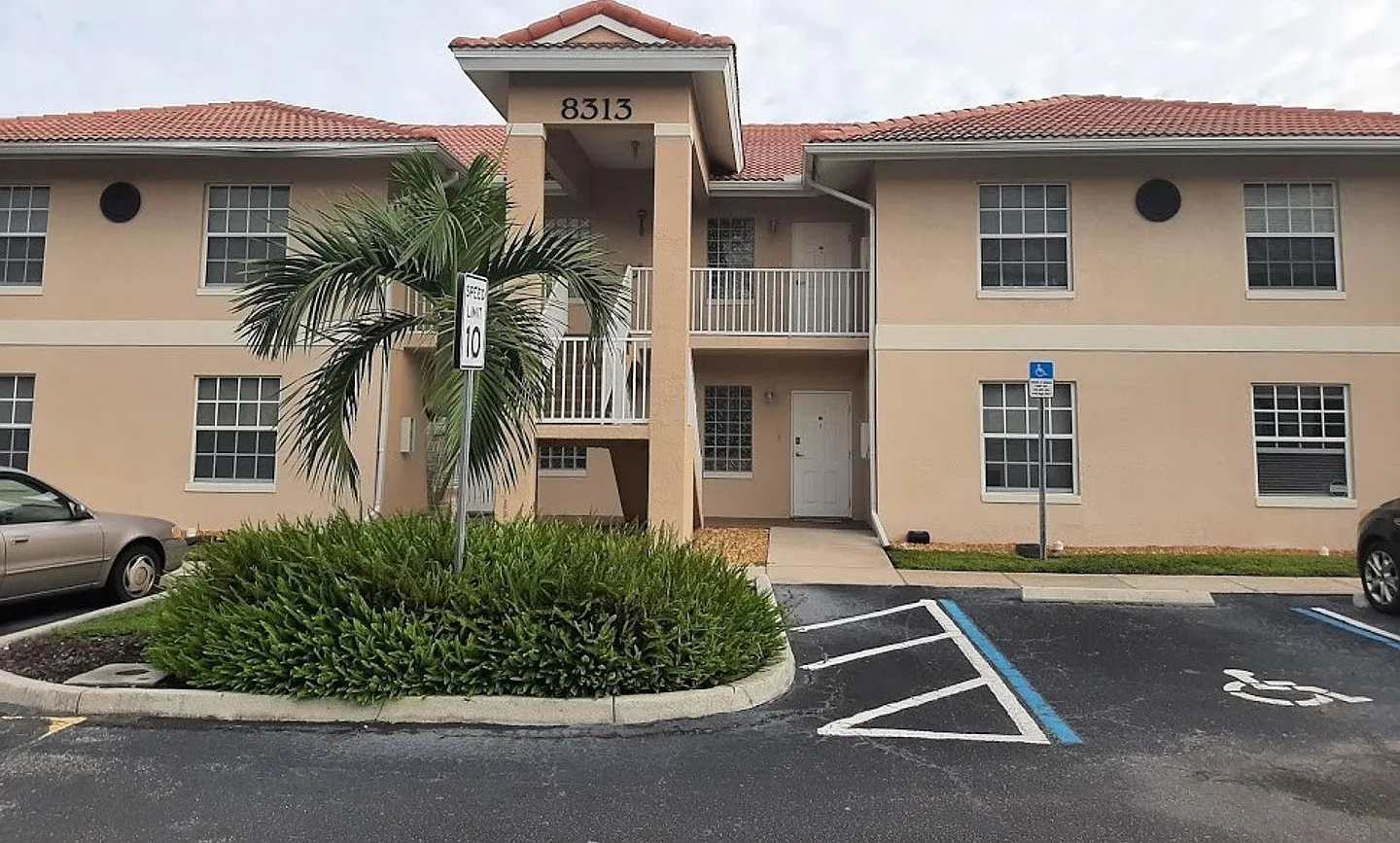 Ground Floor 2/2 Condo off Six Mile Cypress — Photo 1