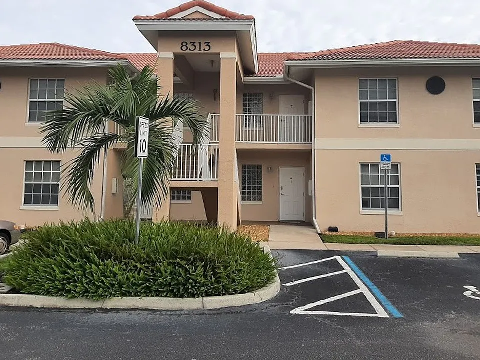 8313 Bernwood Cove Loop #1203